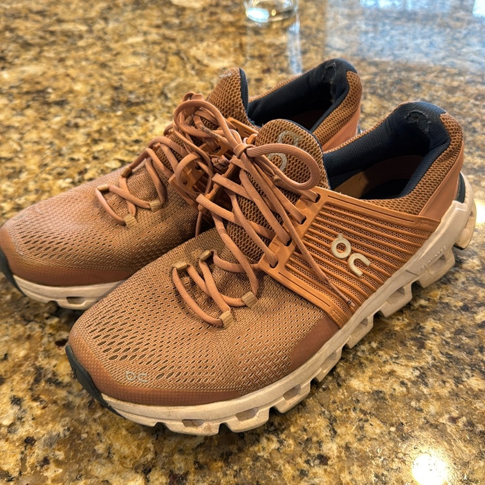 On cloud women’s shoes